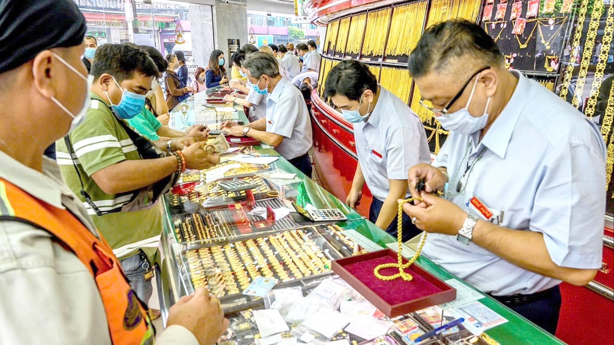 mua vàng - Ảnh 1.