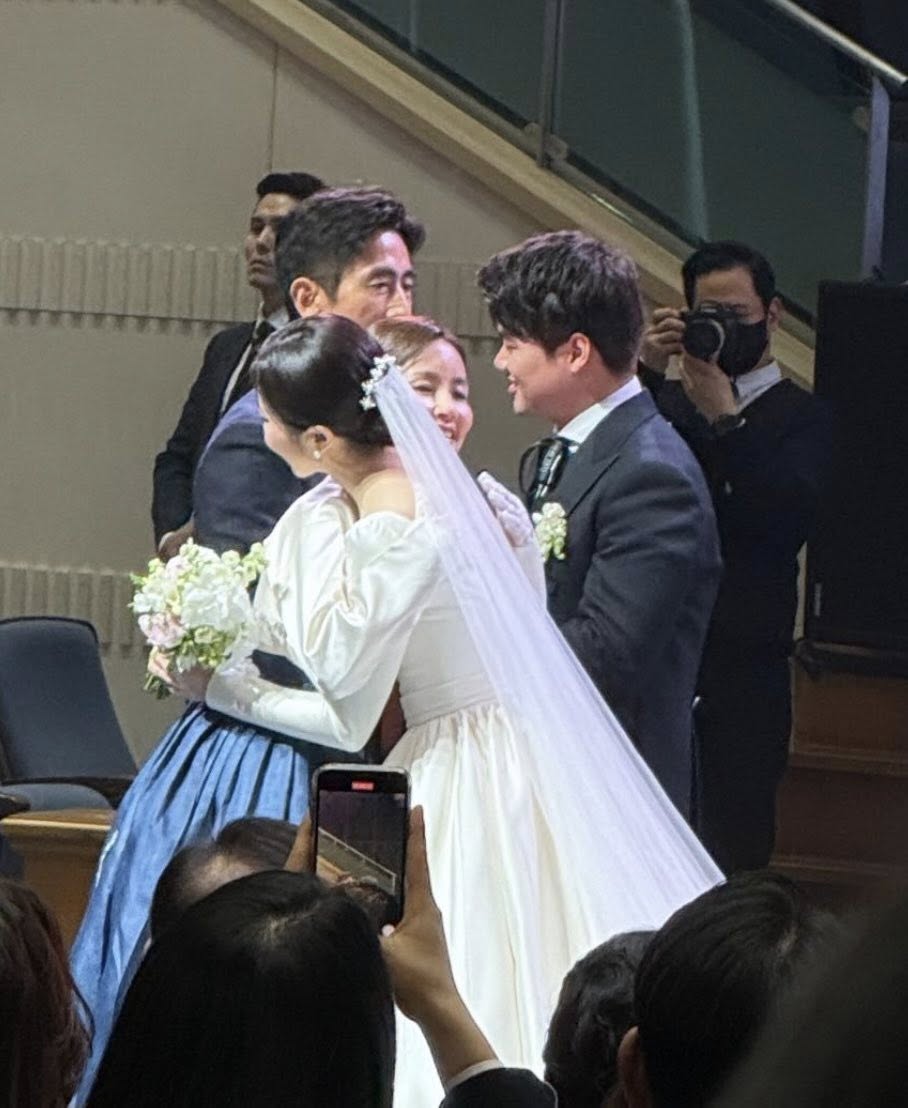 Đám cưới hot nhất ngày: Quý tử cặp đôi quyền lực số 1 showbiz nên duyên cùng tiểu thư tập đoàn lớn- Ảnh 1.