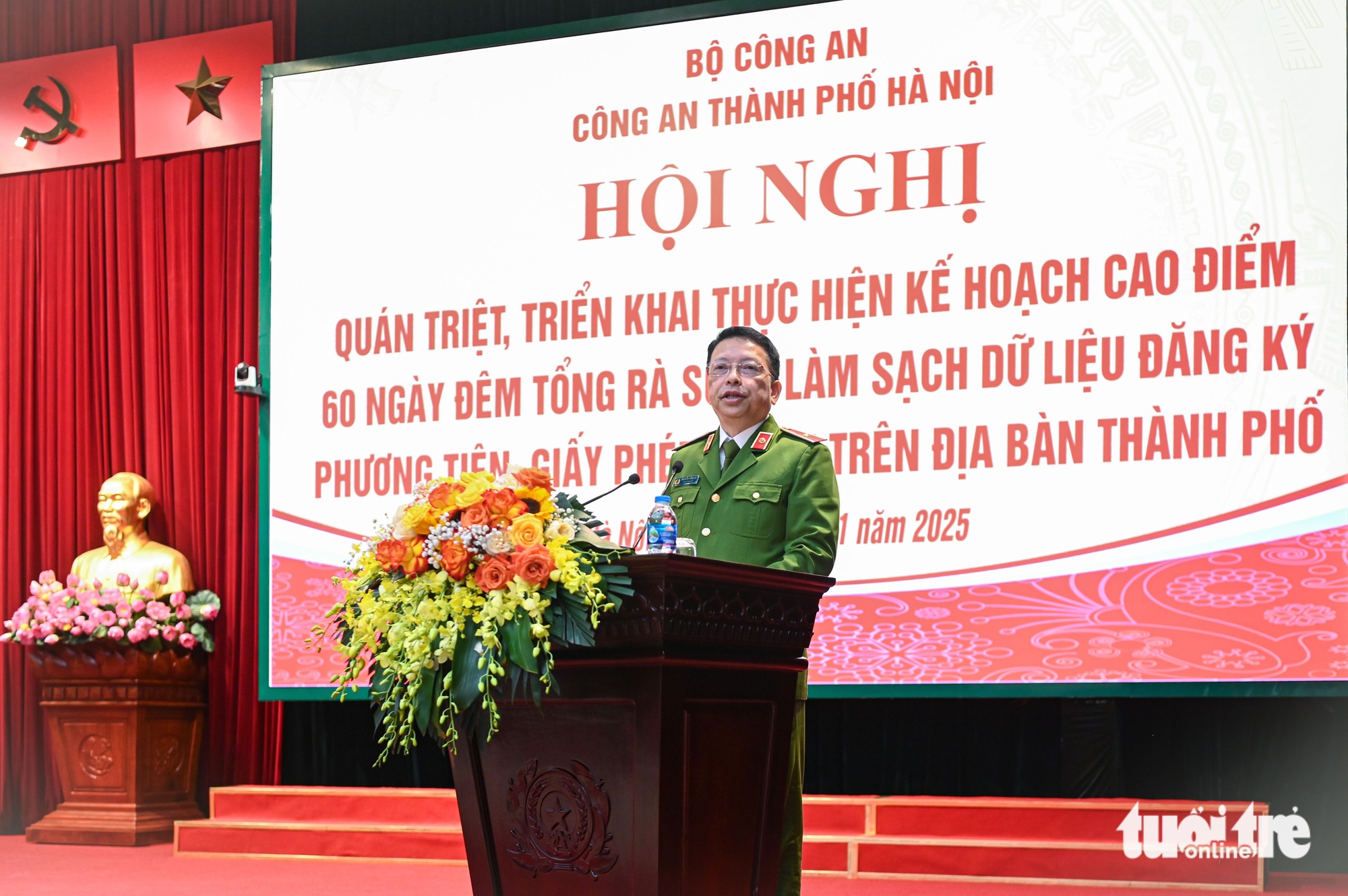 Công an Hà Nội làm sạch dữ liệu đăng ký của gần 8 triệu xe cộ trong 60 ngày - Ảnh 1.