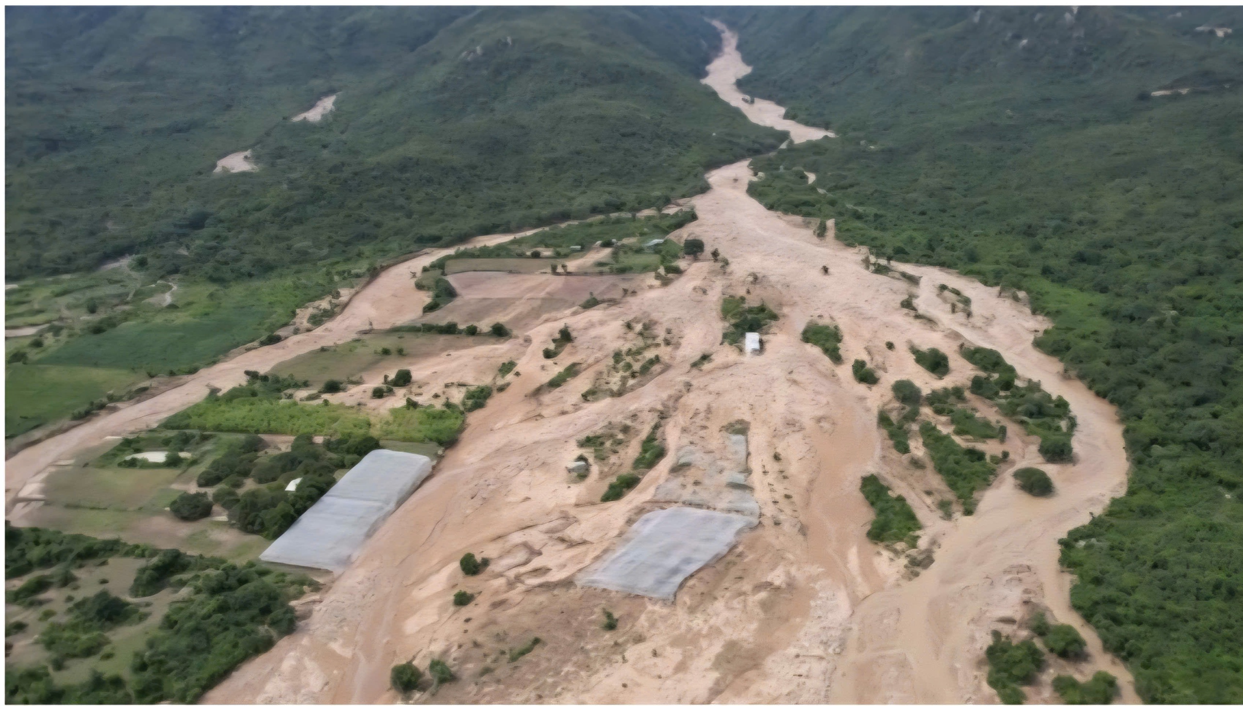 Công an Lâm Đồng vào cuộc vụ vỡ hồ chứa nước ở Tuy Phong, Bình Thuận cũ 1 Công an đang vào cuộc làm rõ vụ vỡ hồ chứa nước Tuy Phong - Ảnh 1.
