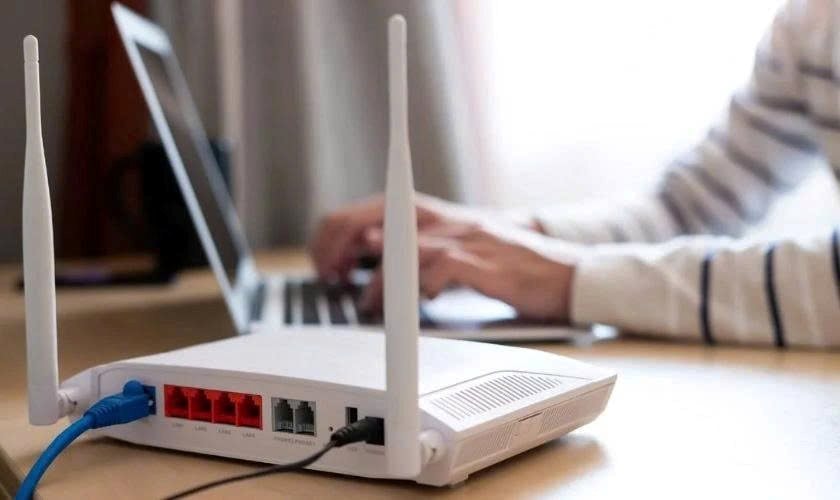 Công an TP Hà Nội phát cảnh báo đến tất cả những ai đang sử dụng bộ phát WiFi này- Ảnh 1.