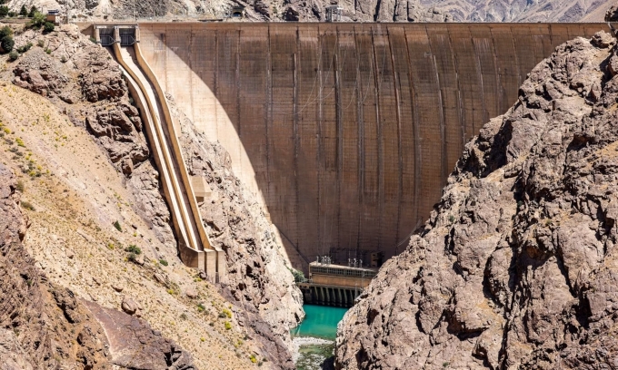 Đập Amir Kabir trên dãy núi Alborz phía bắc Iran hôm 1/6. Ảnh: AFP