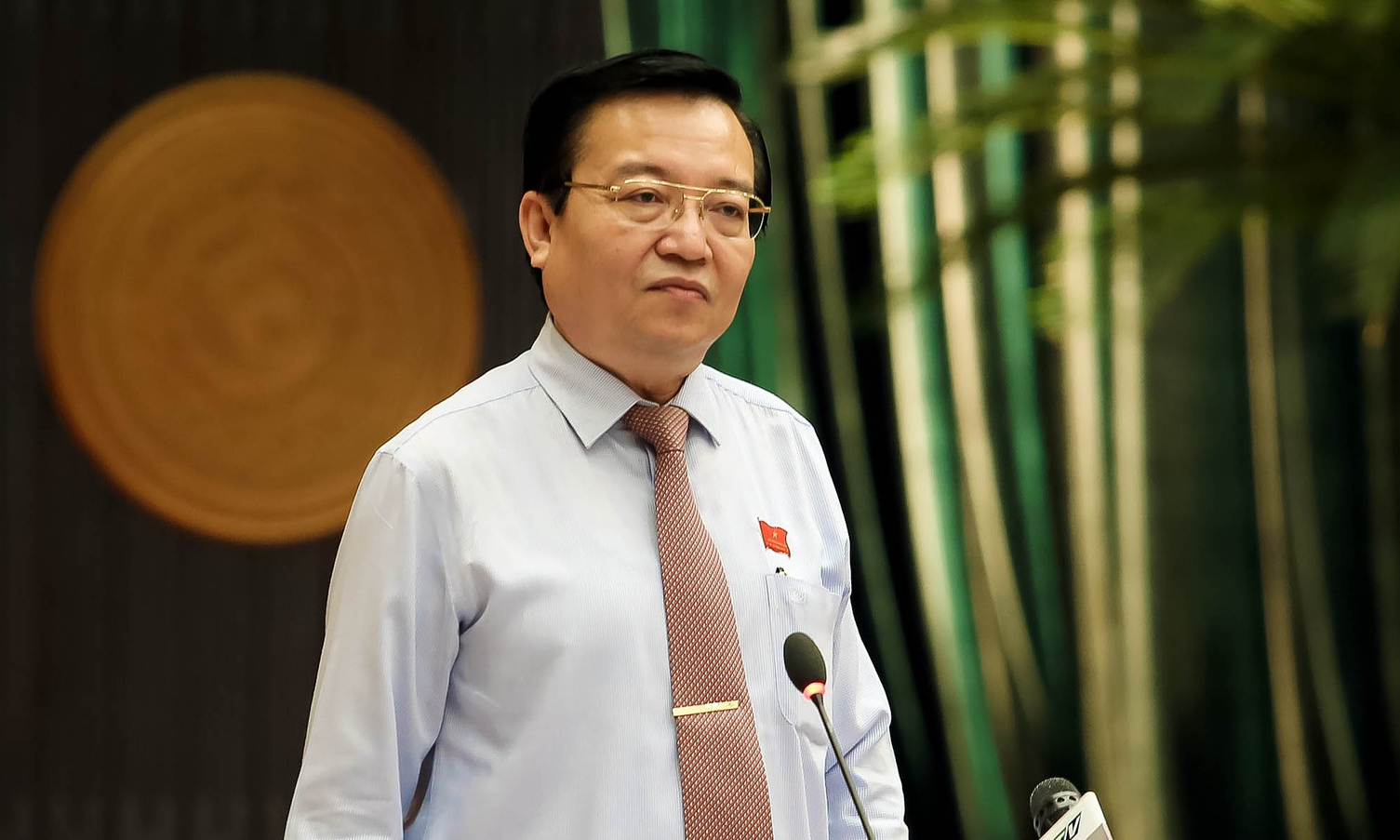 Cựu Giám đốc Sở Giáo dục và Đào tạo TP.HCM Lê Hồng Sơn can thiệp, giúp AIC trúng nhiều gói thầu - Ảnh 1. Cựu Giám đốc Sở Giáo dục và Đào tạo TP.HCM Lê Hồng Sơn can thiệp, giúp AIC trúng nhiều gói thầu - Ảnh 1.