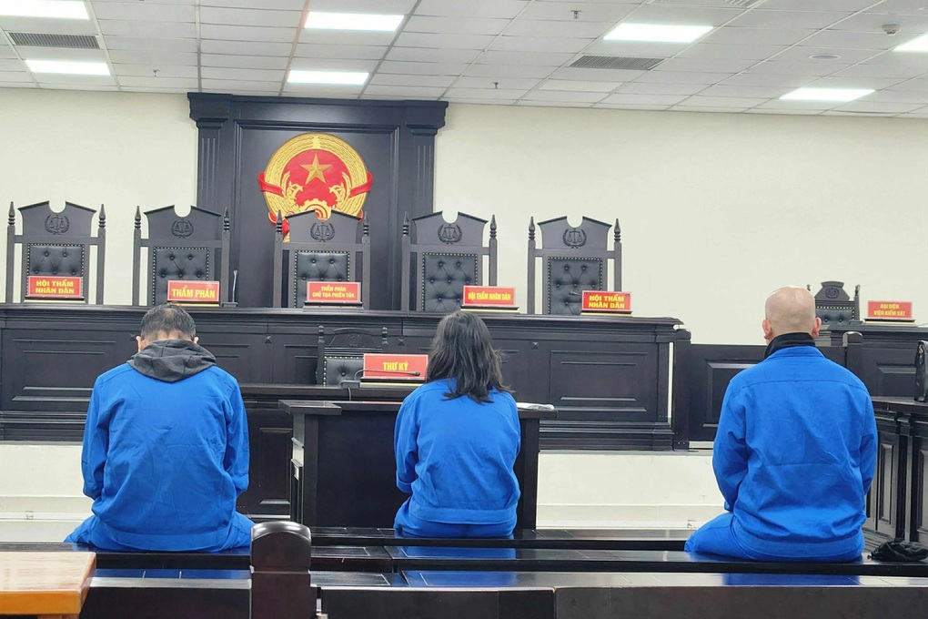 Cựu cán bộ TAND Tối cao hầu tòa với cáo buộc nhận thùng tiền 20 tỷ đồng - 1