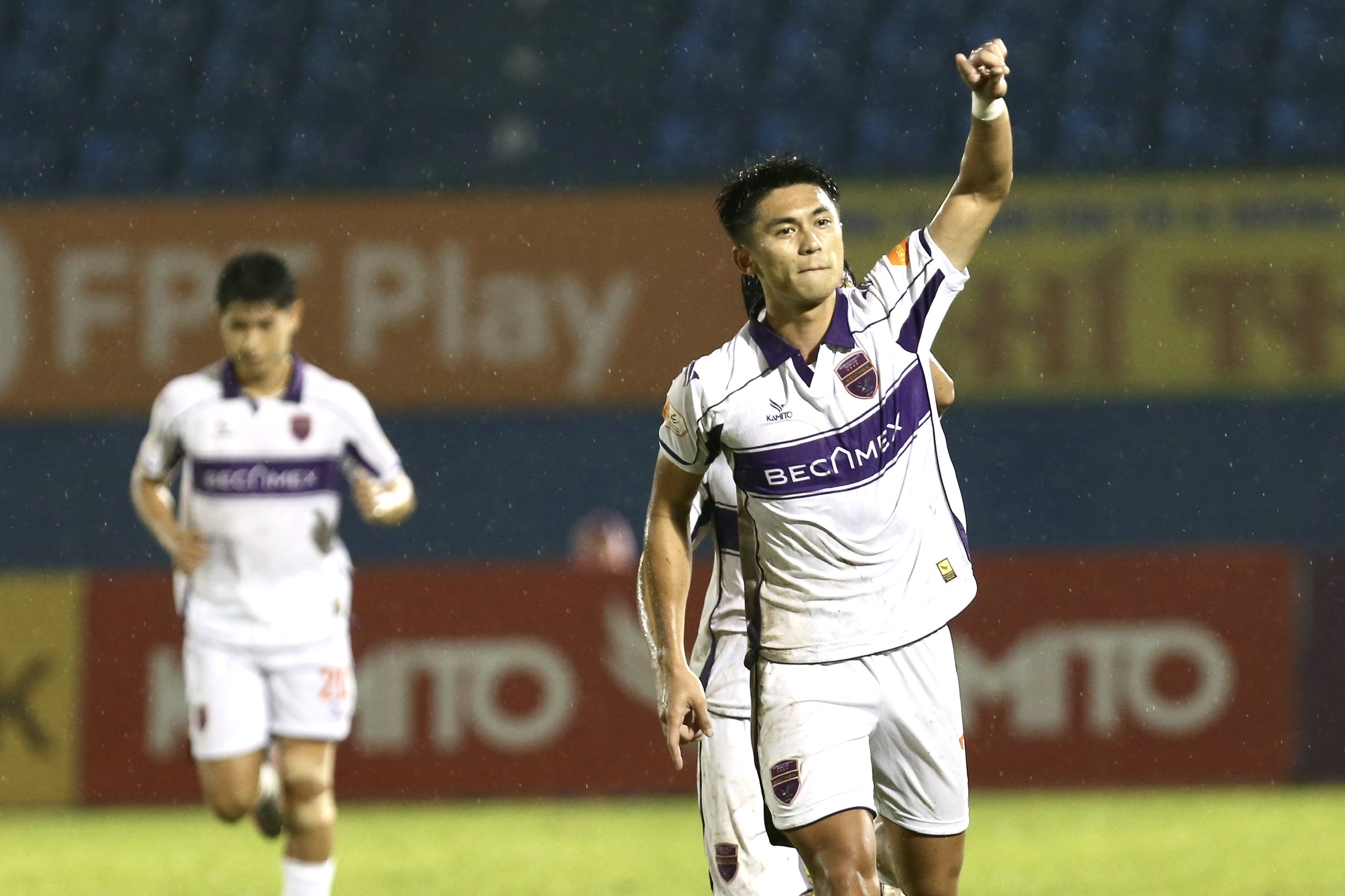 Becamex TP.HCM thắng kịch tính Hải Phòng: Cựu đội trưởng U.23 Việt Nam ‘lấy vàng’ đúng phút 89!- Ảnh 1.