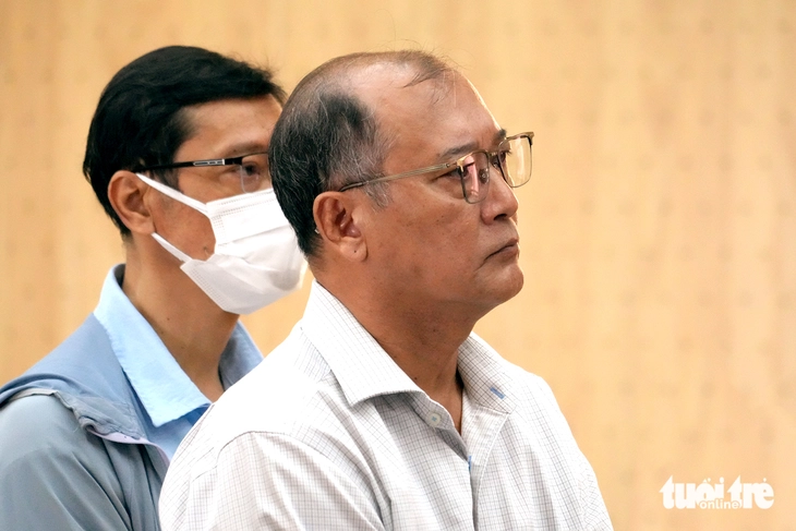 Cựu giám đốc Sở Y tế Bà Rịa - Vũng Tàu cùng thuộc cấp hầu tòa - Ảnh 1.