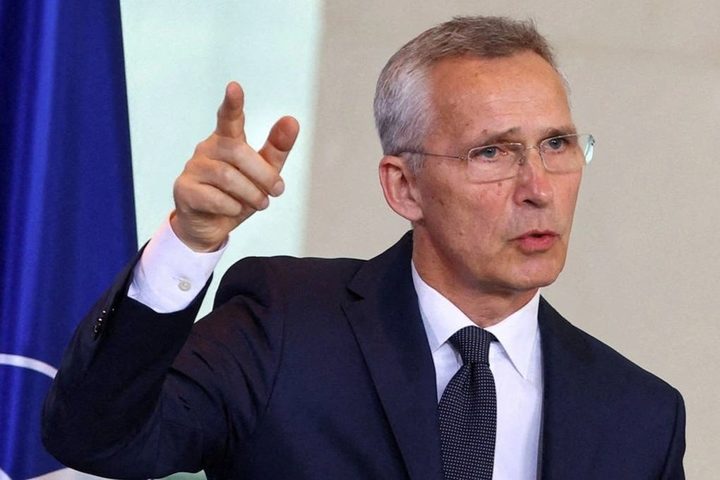 Cựu lãnh đạo NATO nói liên minh sẽ không chiến tranh với Nga vì Ukraine - 1