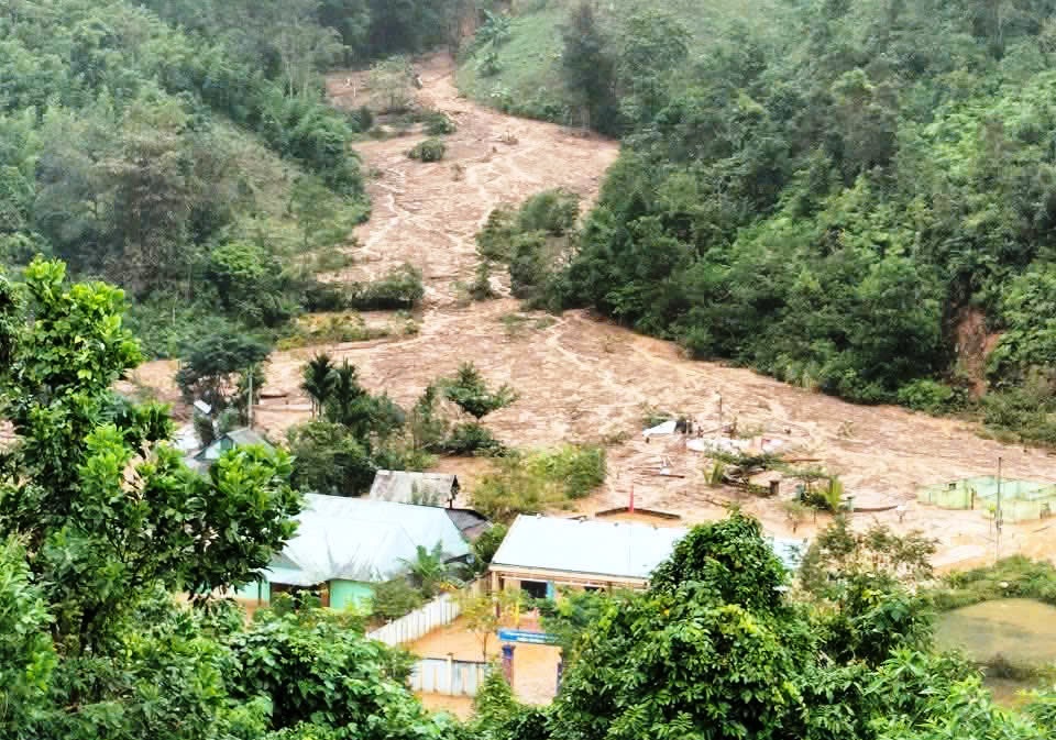 Bí thư Thành ủy Đà Nẵng: Đặc biệt di dân vùng nguy cơ sạt lở cao - Ảnh 2.