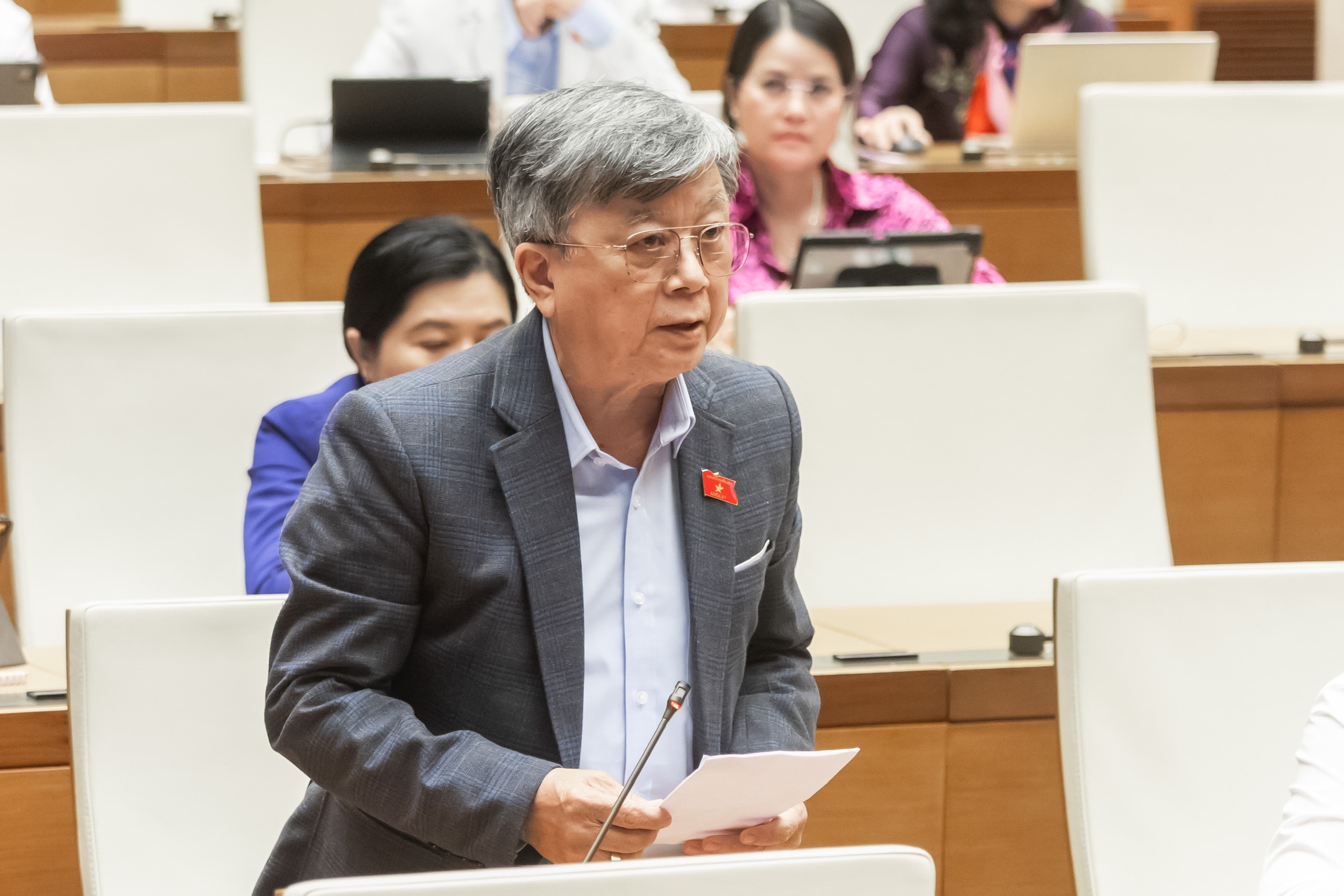 Đại biểu Quốc hội lo ngại ‘chúng ta giàu lên nhưng lại chung sống với ô nhiễm’- Ảnh 1.