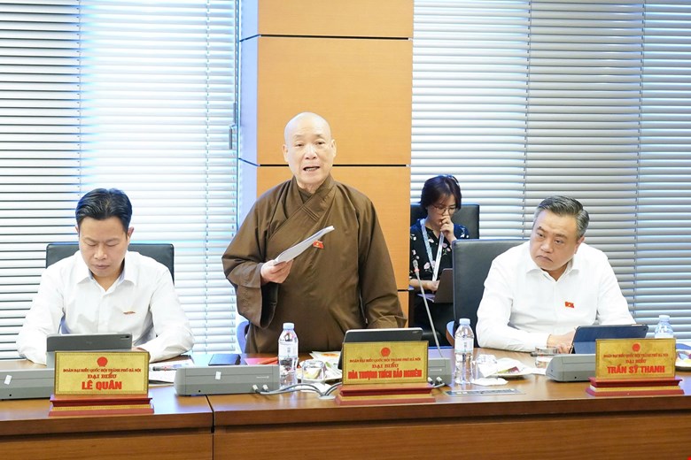 Cầu sông Lô hư hỏng nặng  - Ảnh 1.