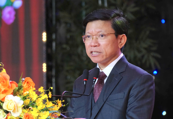 Hiệu trưởng Hoàng Anh Tuấn phát biểu tại lễ kỷ niệm, ngày 19/11. Ảnh: Dương Tâm