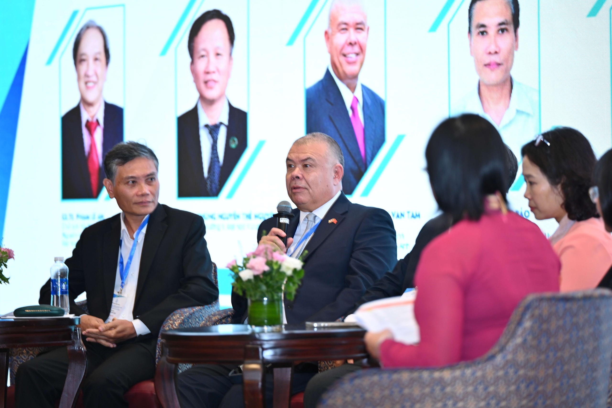 Đại học Y Dược TP.HCM phát triển chương trình đào tạo sau đại học về vắc xin 1 Đại học Y Dược TP.HCM phát triển chương trình đào tạo sau đại học về vắc xin - Ảnh 1.