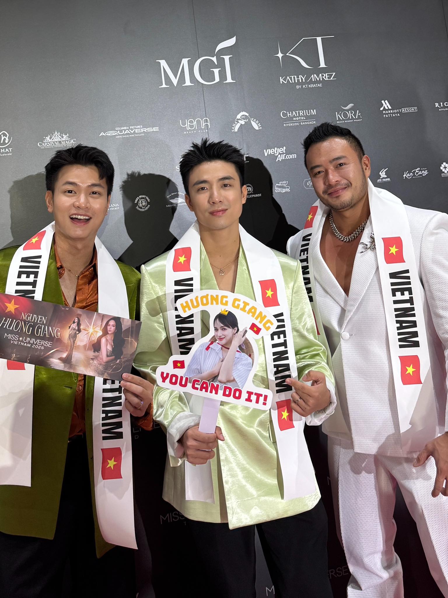 Dàn sao Việt sang Thái ủng hộ Hương Giang: Khí thế hừng hực trước thềm Chung kết Miss Universe!- Ảnh 4.