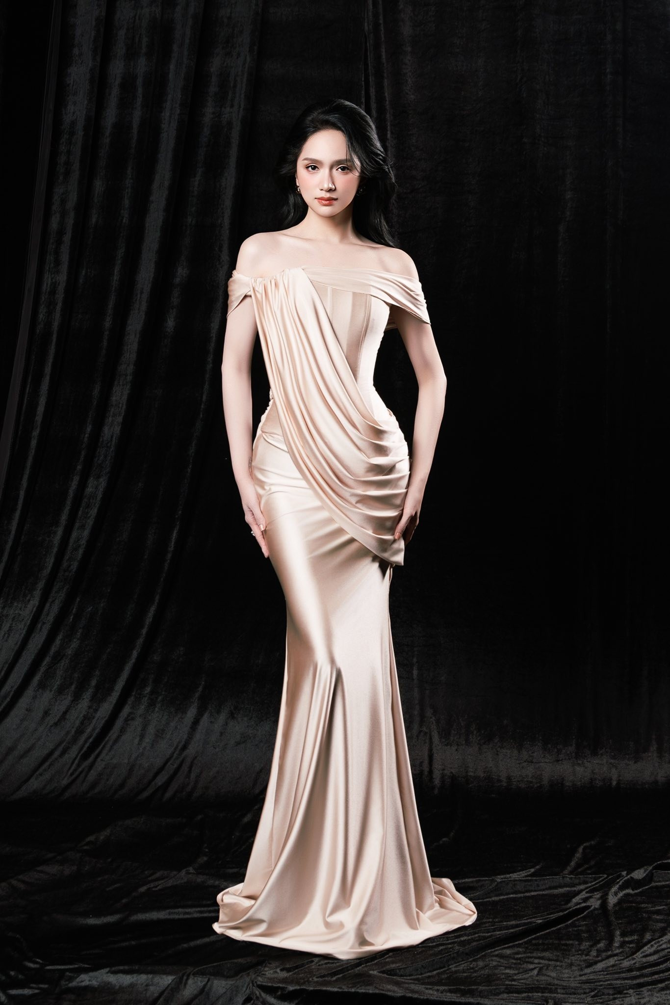 Dàn sao Việt sang Thái ủng hộ Hương Giang: Khí thế hừng hực trước thềm Chung kết Miss Universe!- Ảnh 12.