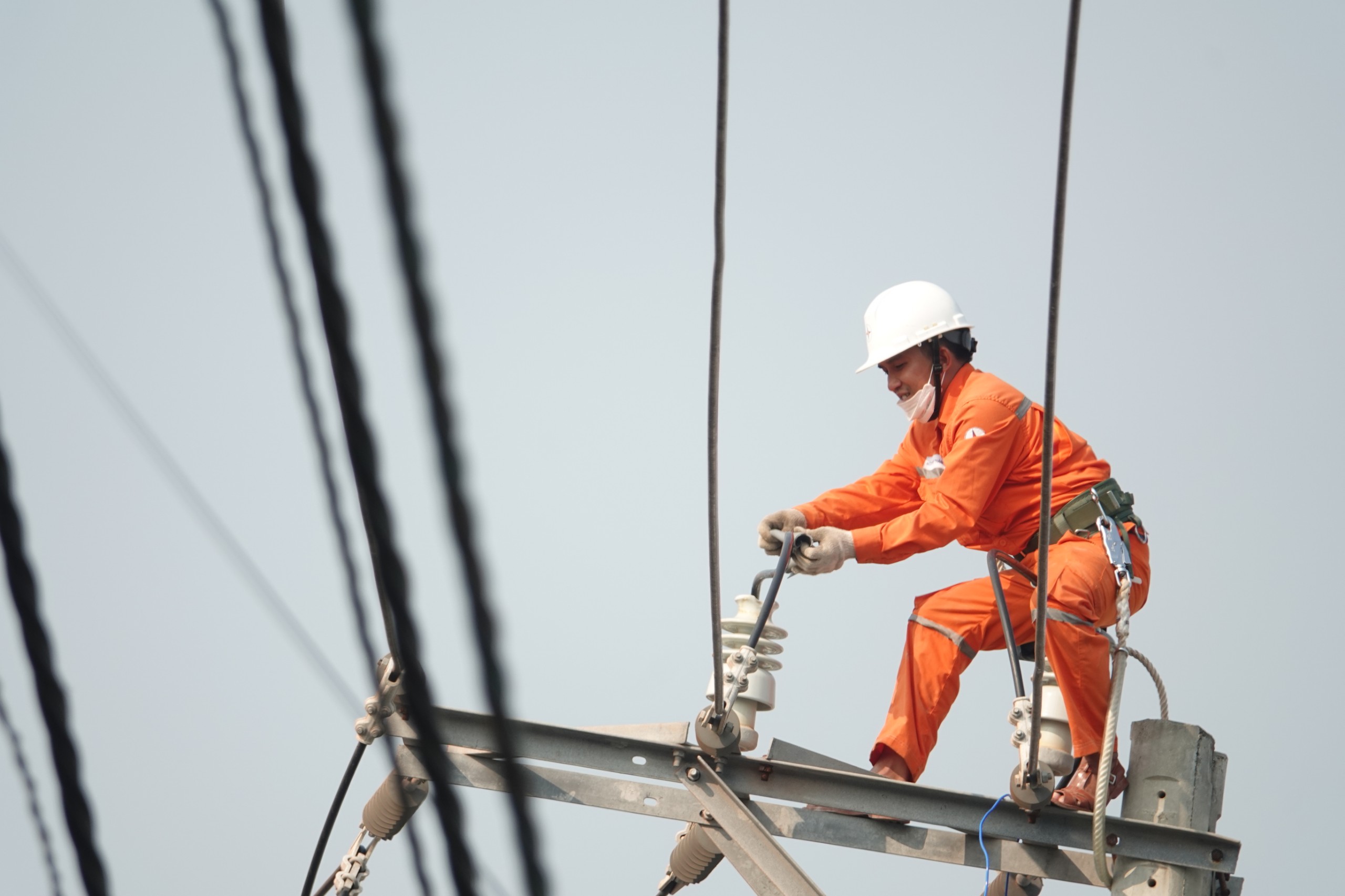 Đào tạo 25.000 - 35.000 kỹ sư, chuyên gia năng lượng hạt nhân, tái tạo...- Ảnh 1.