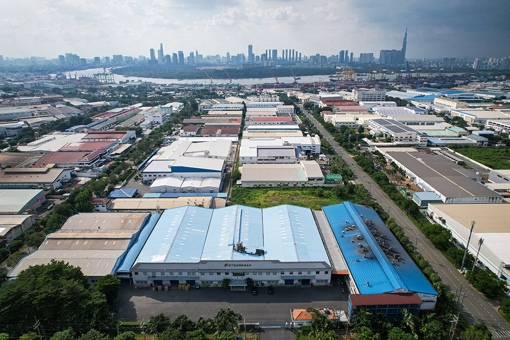 Đẩy mạnh điện mặt trời mái nhà trong khu công nghiệp để phát triển bền vững - Ảnh 1.