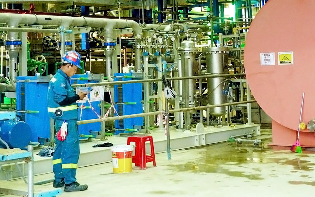 Đề xuất dự án điện khí LNG nhập khẩu được hưởng bao tiêu 75% trong 15 năm - Ảnh 1.