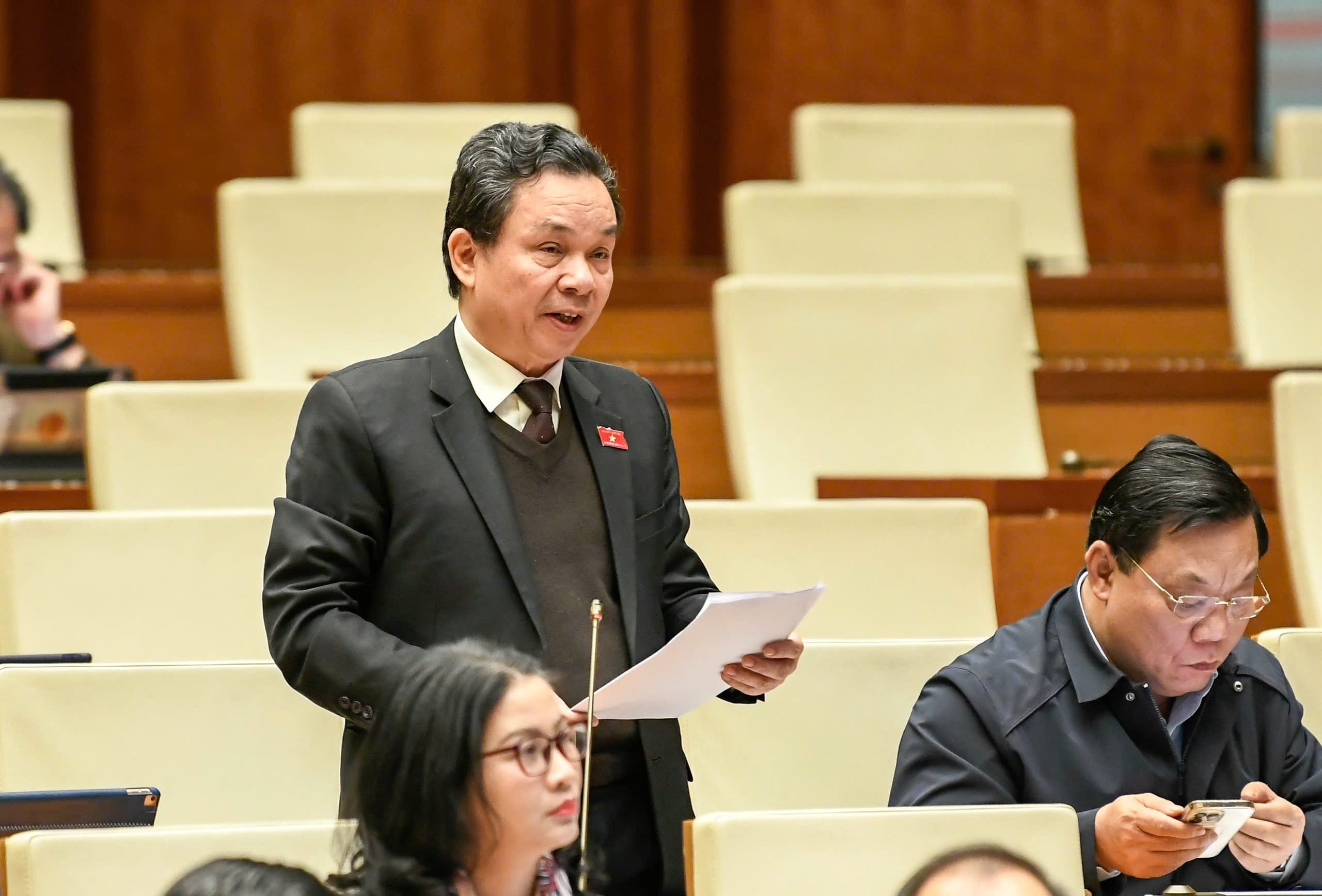 Đề xuất sở GD-ĐT tổ chức thi tuyển giáo viên cho cả tỉnh - Ảnh 1.