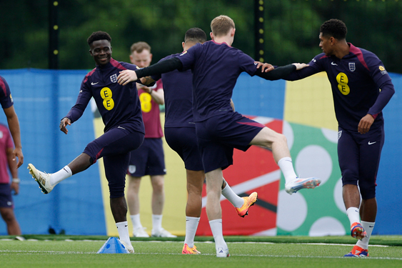 Các ngôi sao Anh rất tự tin trước trận gặp Slovakia ở vòng 1/8 Ảnh: REUTERS