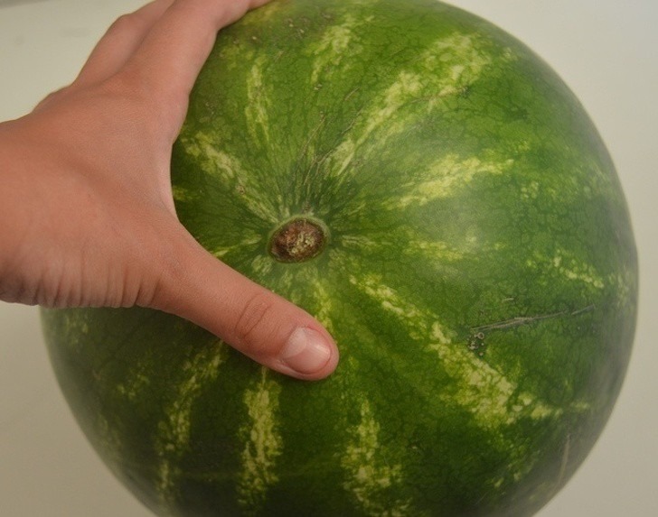 Đi chợ thấy 5 loại quả thì rẻ mấy cũng KHÔNG mua, người bán còn chẳng dám ăn- Ảnh 2. Đi chợ thấy 5 loại quả thì rẻ mấy cũng KHÔNG mua, người bán còn chẳng dám ăn- Ảnh 2.