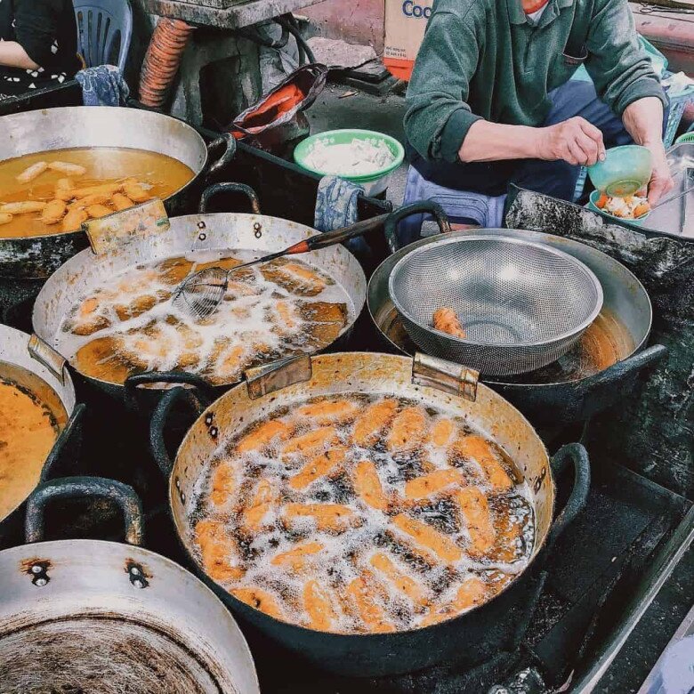 Đi tìm 2 quán bánh rán mặn ngon amp;#34;tuyệt đỉnhamp;#34; Hà Nội: Đều tồn tại hàng chục năm, phải lấy số xếp hàng cả tiếng - 2