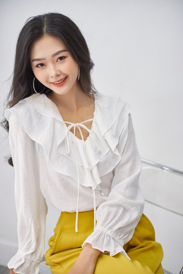 Diện trang phục bèo nhún biến nàng thành quý cô sành điệu tức thì- Ảnh 1.