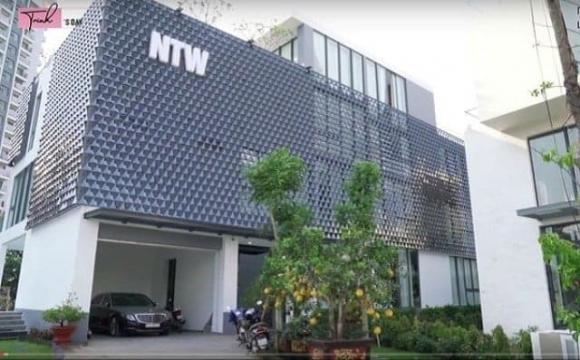 Biệt thự nhà ngọc trinh, bên trong biệt thự của ngọc trinh