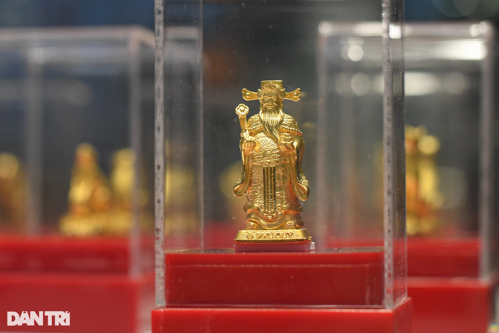 Dự báo giá vàng sau tuần đi ngang quanh ngưỡng 4.000 USD/ounce - 1