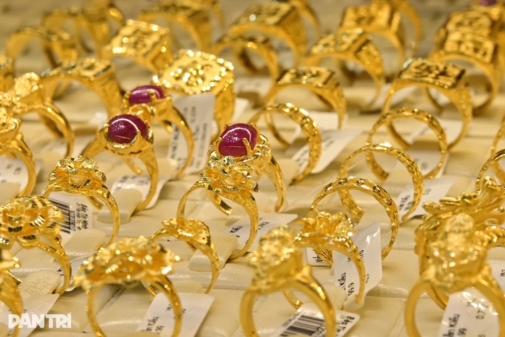 Dự báo giá vàng sau tuần tăng vượt 4.300 USD/ounce - 1