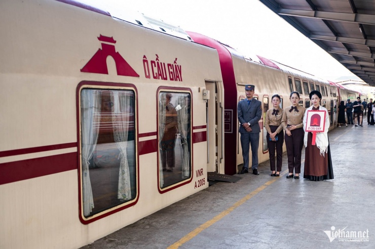 Chuyến tàu "Hà Nội 5 cửa ô - The Hanoi Train" hấp dẫn du khách