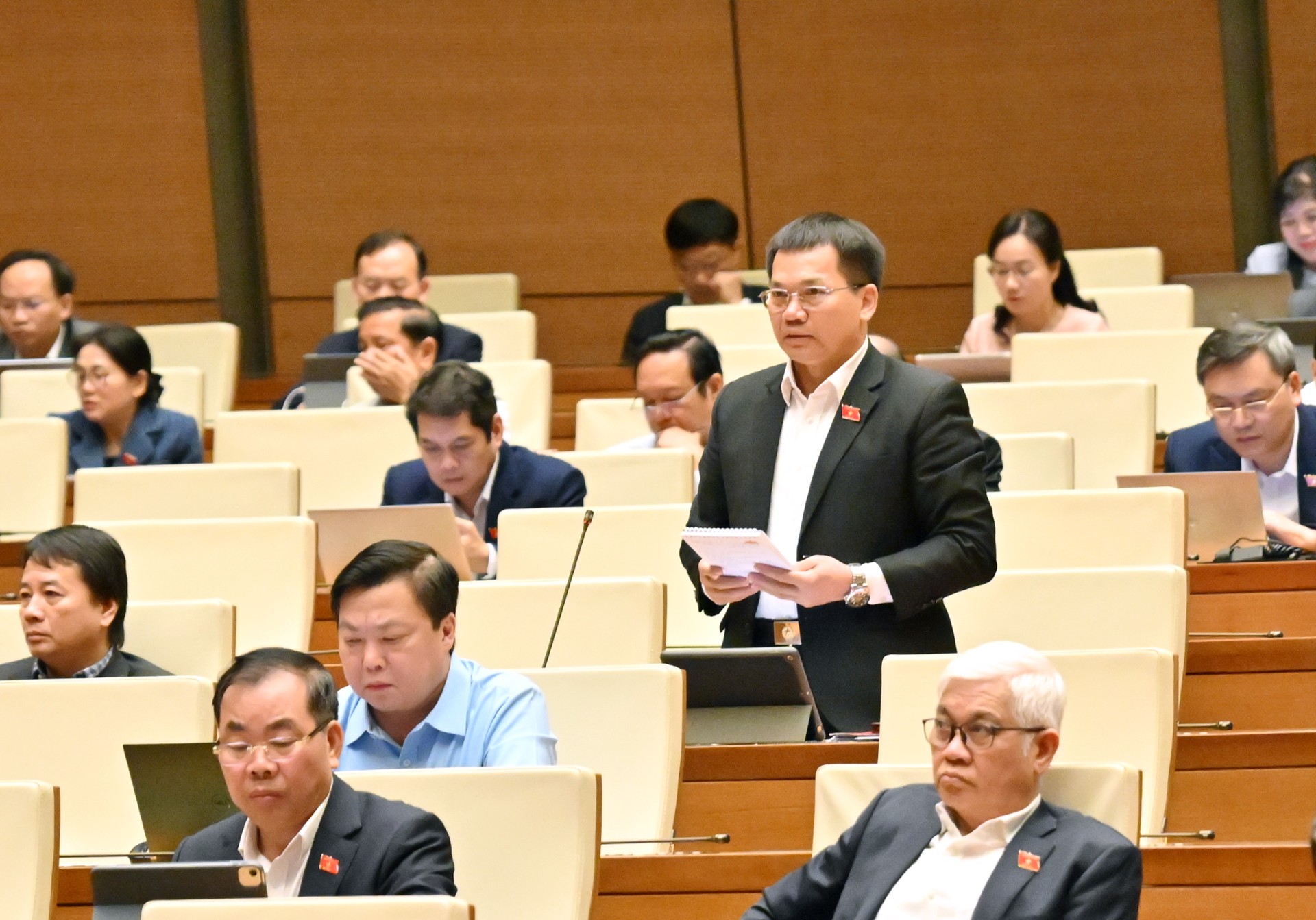 Dự trữ phương tiện đặc chủng để cứu nạn - Ảnh 1.