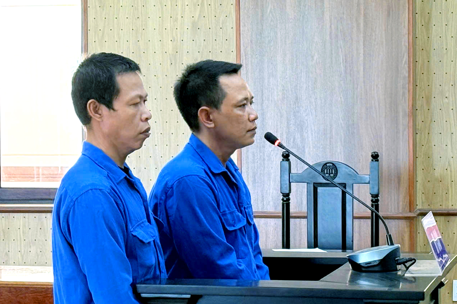 Đưa tàu ra biển nước ngoài đánh bắt hải sản trái phép, hai thuyền trưởng lãnh án tù 1 thuyền trưởng - Ảnh 1.