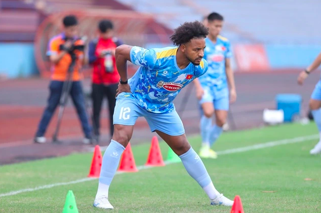 Bài toán cực khó của HLV Kim Sang-sik: Dùng Xuân Son trong bao lâu khi đấu Lào?
- Ảnh 2.