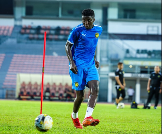 Sao nhập tịch Malaysia vội vã rời đội tuyển trong bí ẩn: FAM lại sợ bị FIFA phạt?- Ảnh 1.