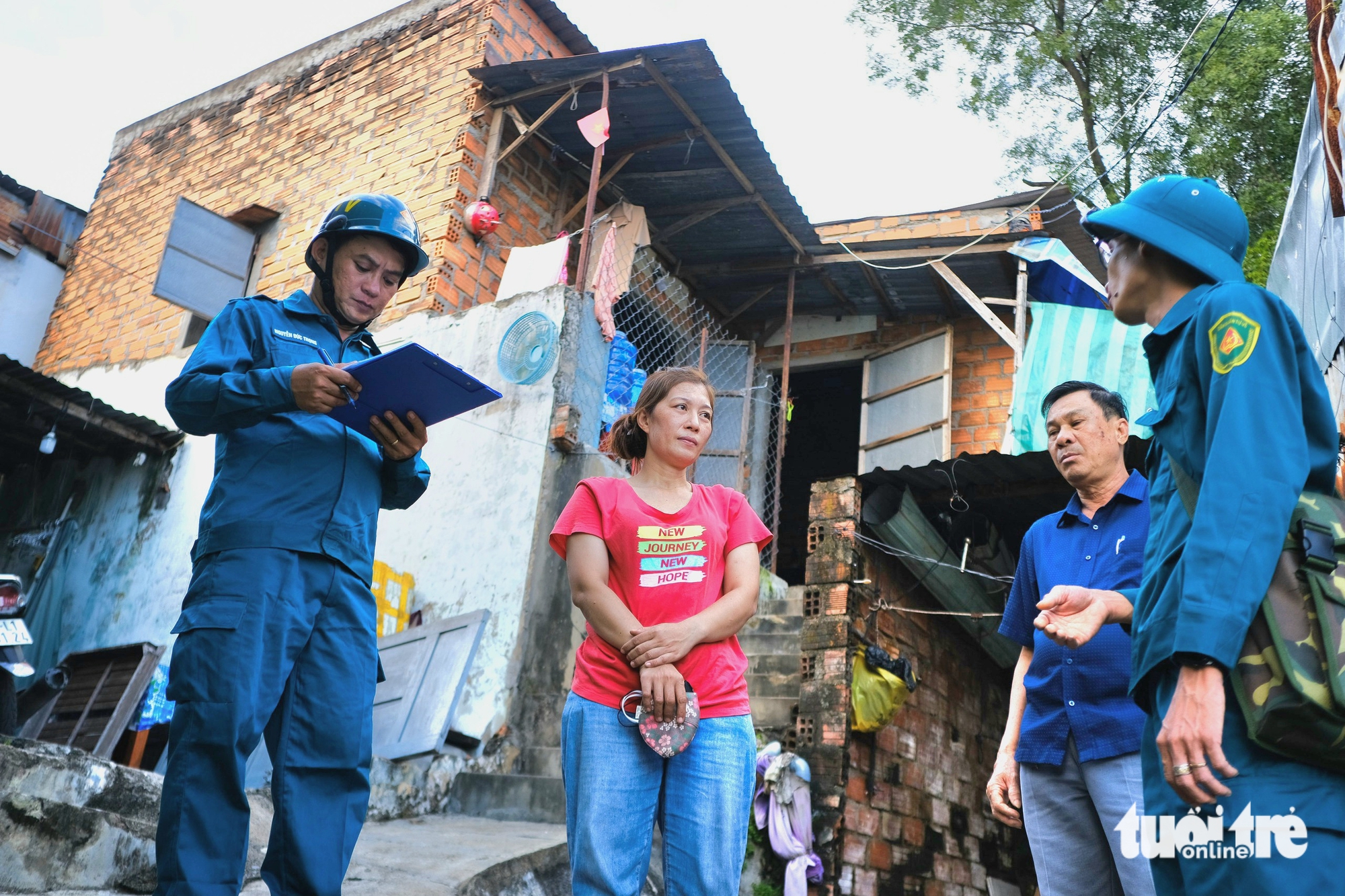 Gia Lai vận động di dời người dân đi tránh bão Kalmaegi - Ảnh 1.
