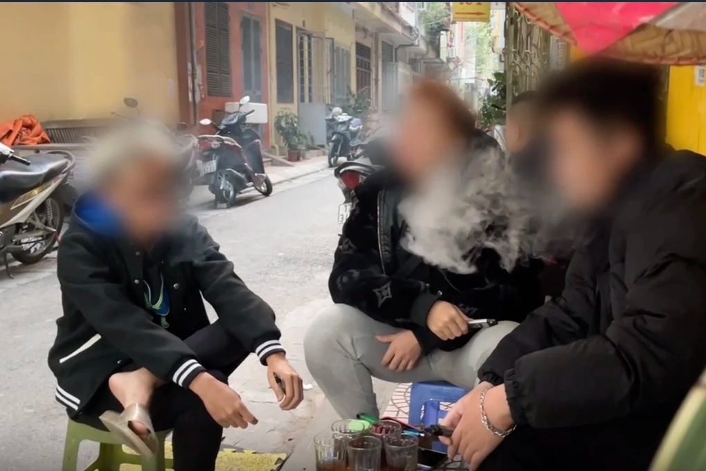 Giám đốc Bệnh viện Bạch Mai: Chúng tôi tuyên chiến với thuốc lá điện tử - 1