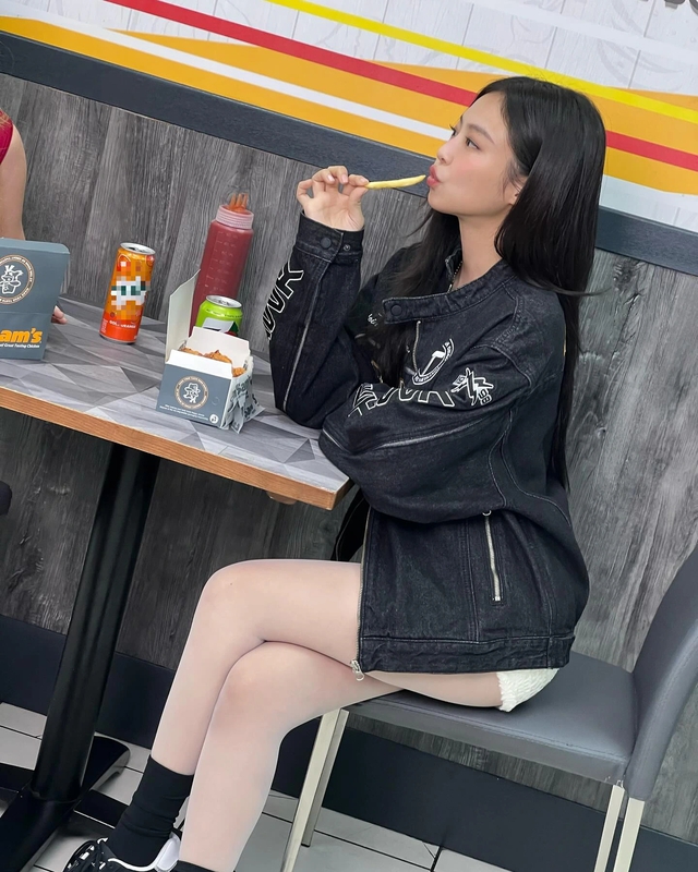 Giữ ấm mà vẫn khoe dáng chuẩn với quần tất mùa thu đông- Ảnh 2.