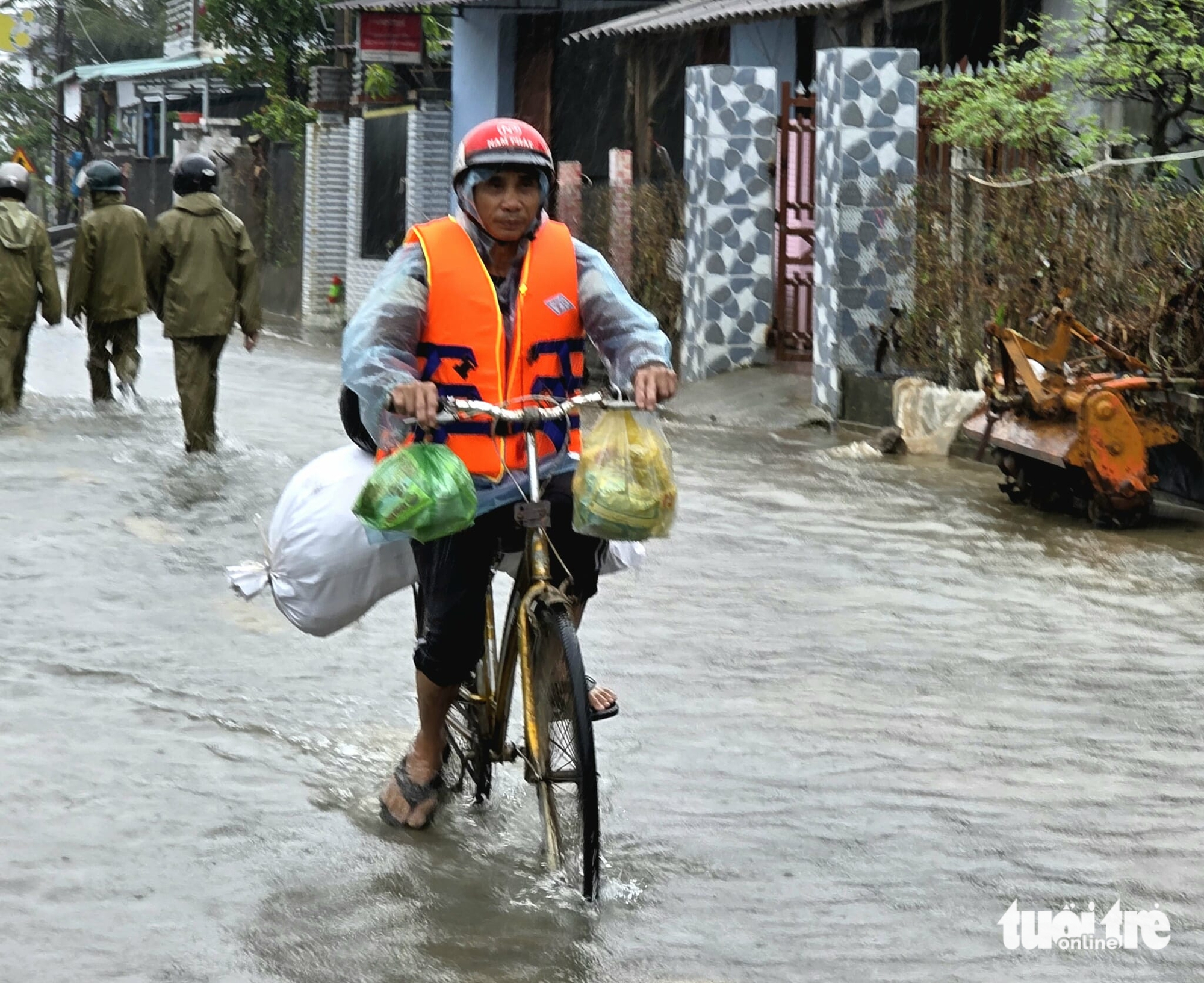 nghĩa đồng bào - Ảnh 1.