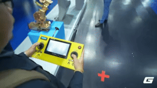 Giữa rừng giải pháp an ninh mạng phi vật lý, robot phun nước vệ sinh đường điện của EVN 