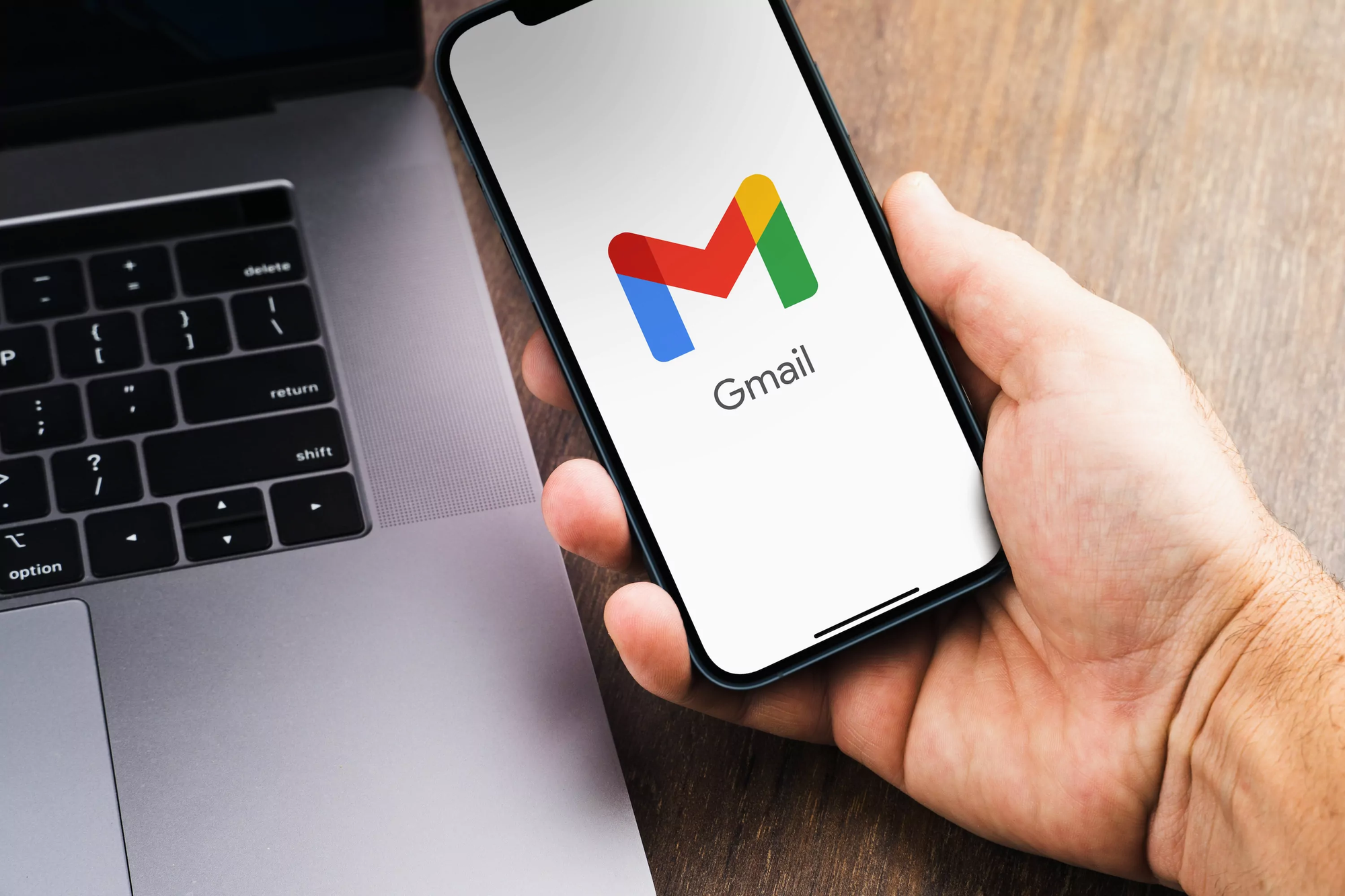 Gmail lay du lieu nguoi dung de huan luyen AI
