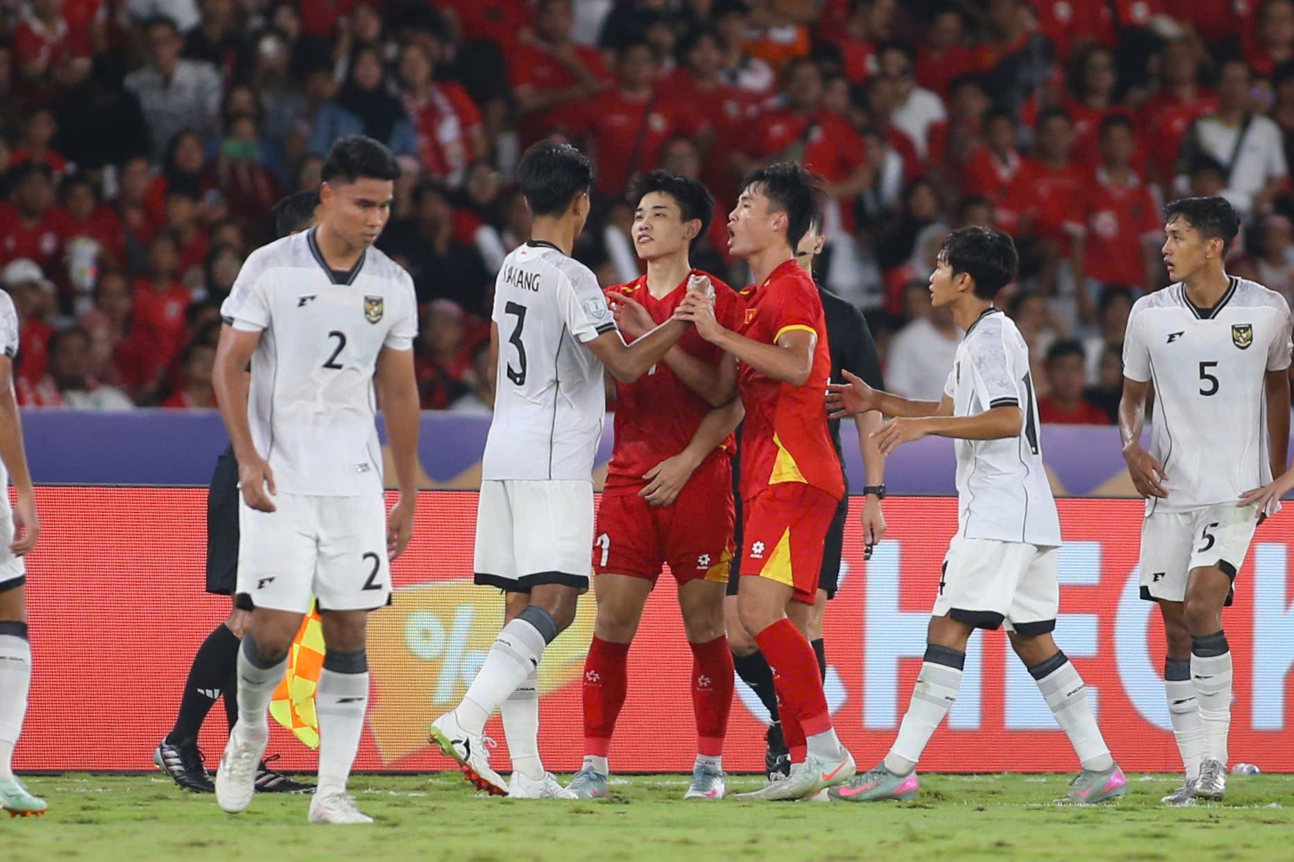 Lịch thi đấu U.23 Indonesia - Myanmar rất nóng hôm nay: Khi ông Kim Sang-sik không còn… bị nghi ngờ- Ảnh 1. Lịch thi đấu U.23 Indonesia - Myanmar rất nóng hôm nay: Khi ông Kim Sang-sik không còn… bị nghi ngờ- Ảnh 1.