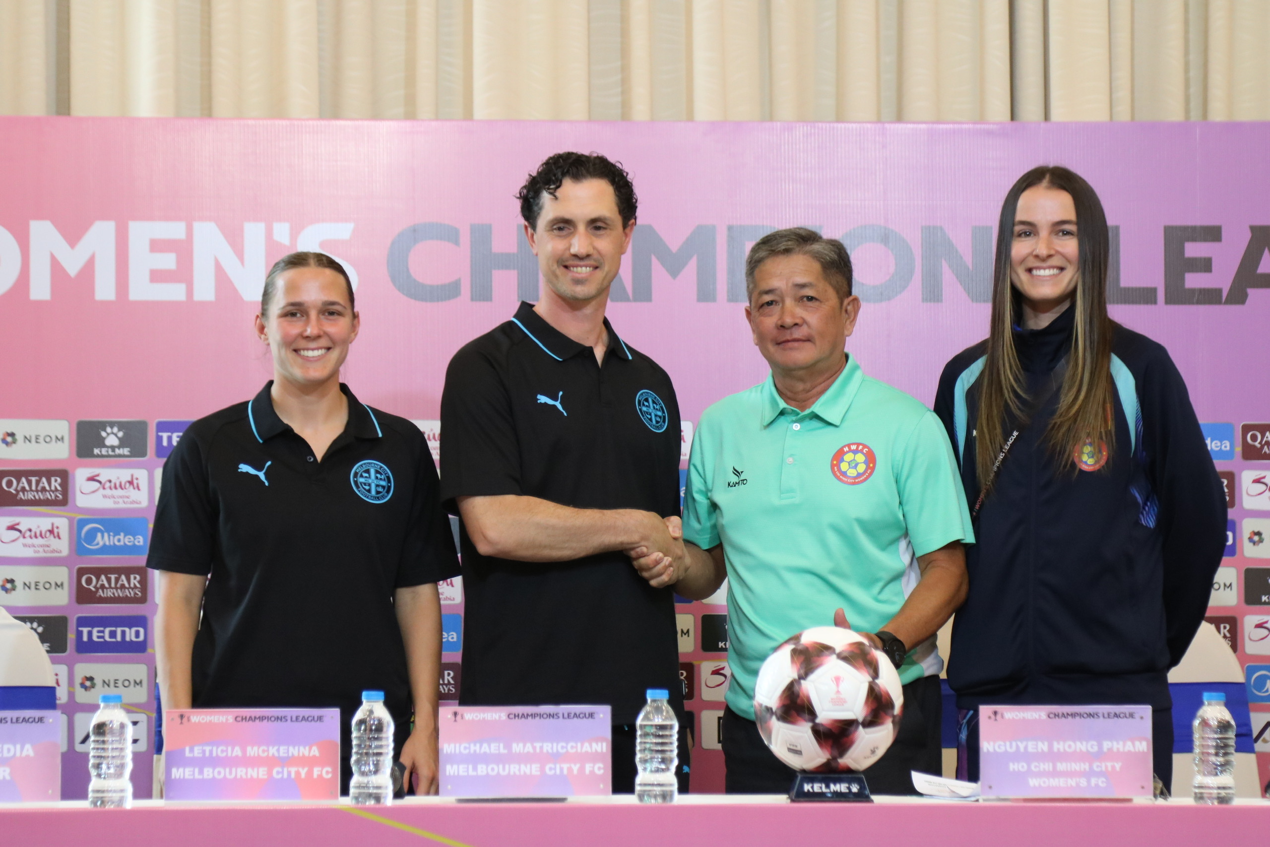 HLV đội Úc nói điều bất ngờ về CLB nữ TP.HCM, Huỳnh Như khiến cả nước hồi hộp - Ảnh 1.