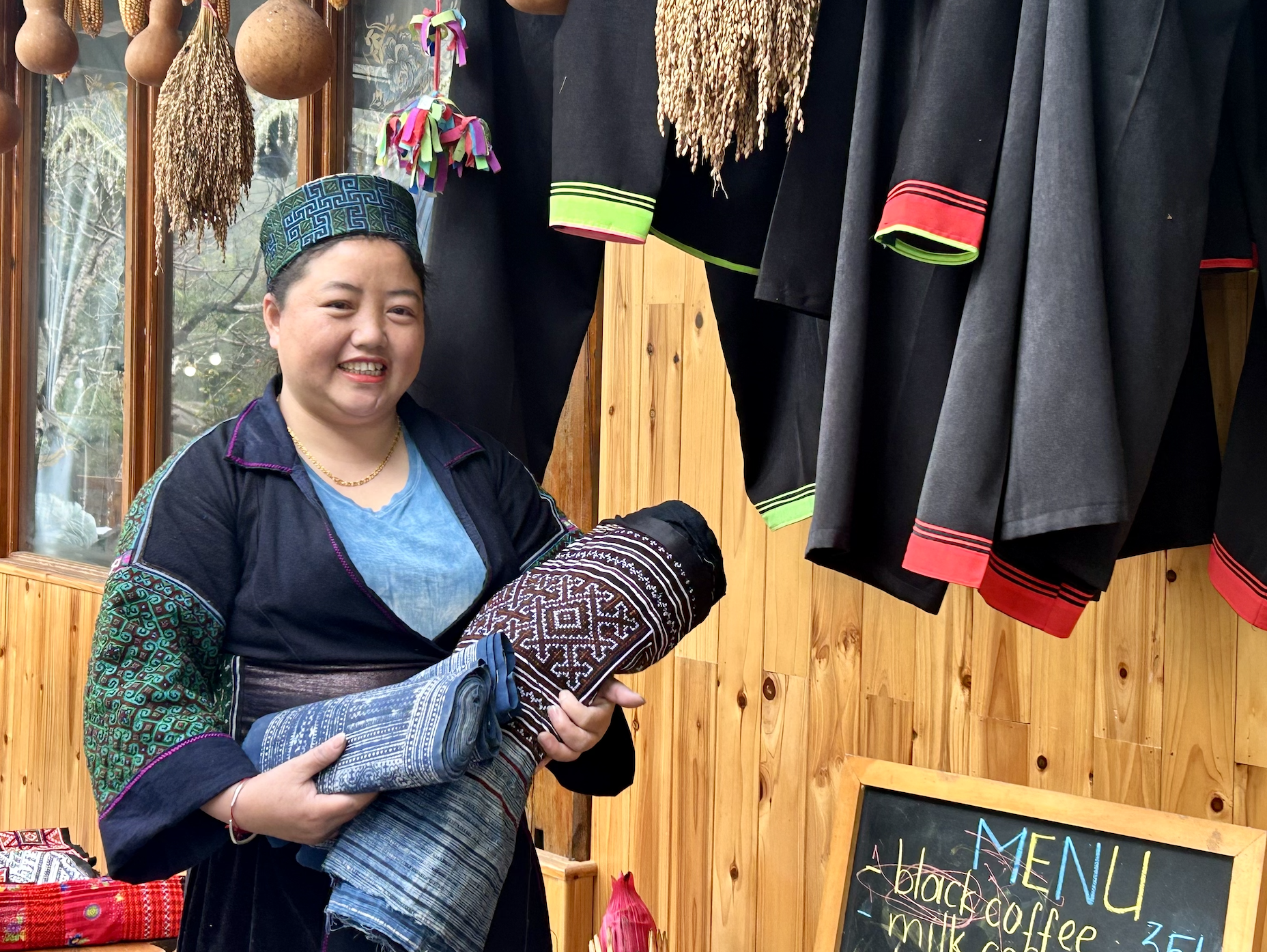 HTX Mường Hoa: Khởi nghiệp và chuyển đổi số từ giấc mơ của bà Sùng Thị Lan - Ảnh 1.