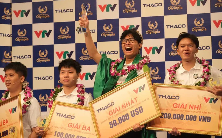 Mẹ con, cô trò cùng là thí sinh Olympia - Ảnh 3.