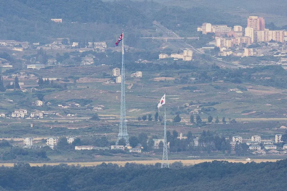 Hàn Quốc đề xuất đàm phán quân sự với Triều Tiên.jpg