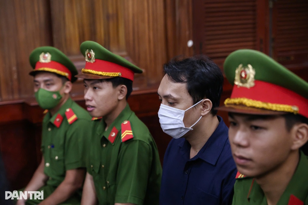 Hằng Du Mục: Bị cáo thiếu trách nhiệm - 1