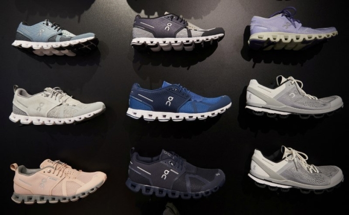 Giày của On trong một cửa hàng ở Lausanne (Thụy Sĩ). Ảnh: Reuters