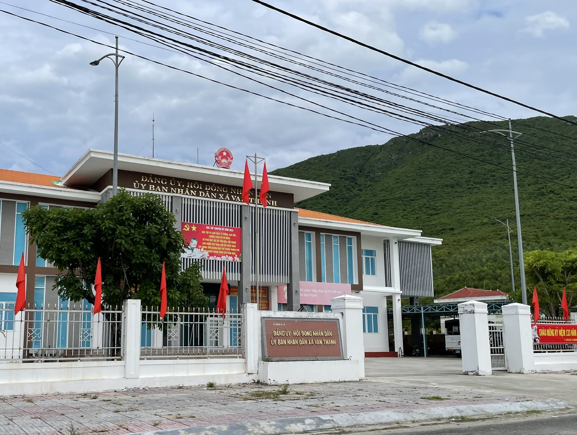 Hàng loạt cựu cán bộ tỉnh Khánh Hòa lãnh án tù vì 