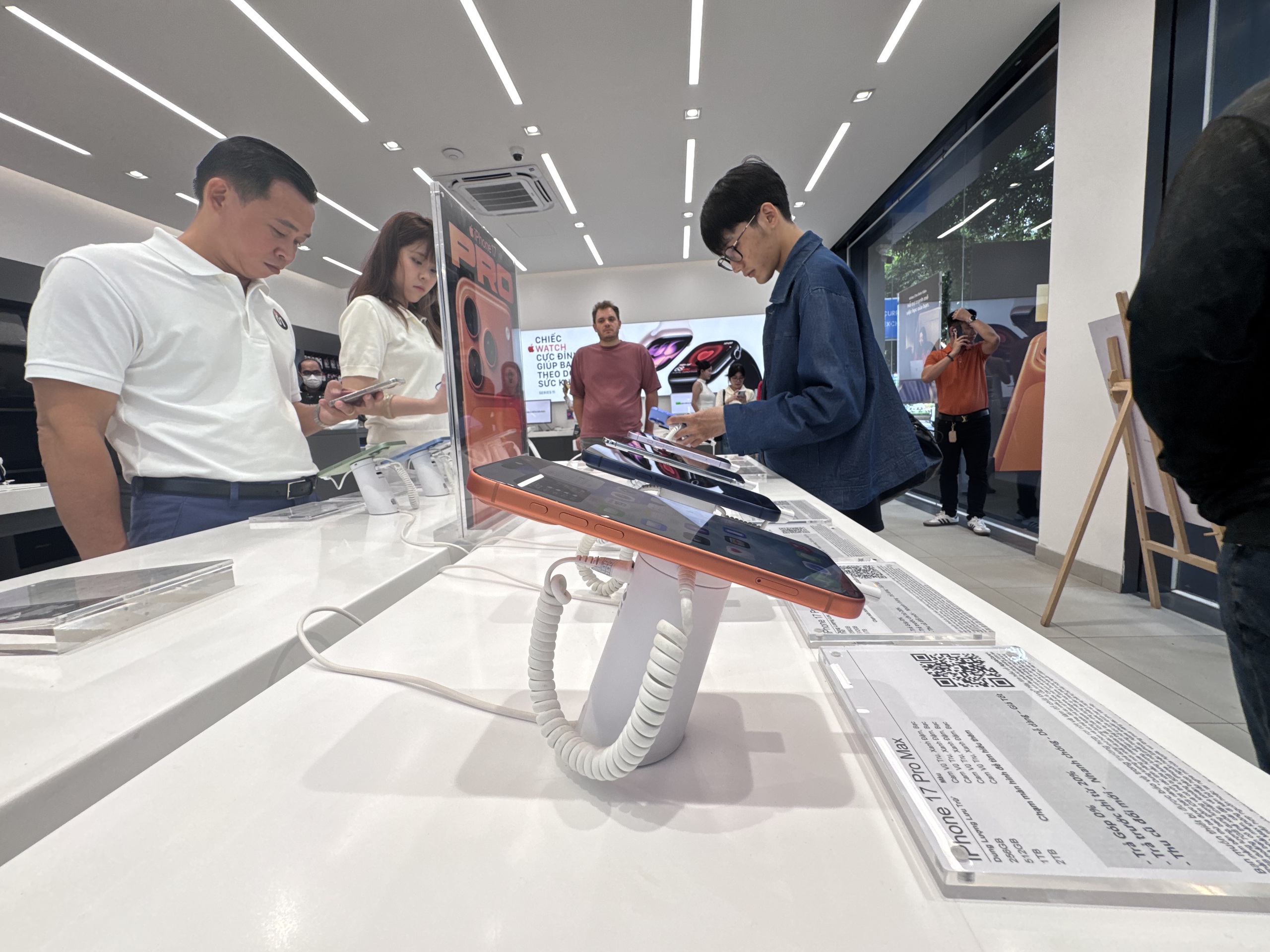 Hàng loạt ưu đãi hấp dẫn trong ngày siêu sale 11 - 11 tại Các Siêu thị điện máy - Ảnh 1.