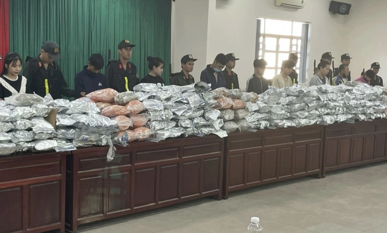 Hàng ngàn người tham gia buôn bán ma túy trong nhóm Cô tiên thơm , chuyên mùi - Ảnh 1.